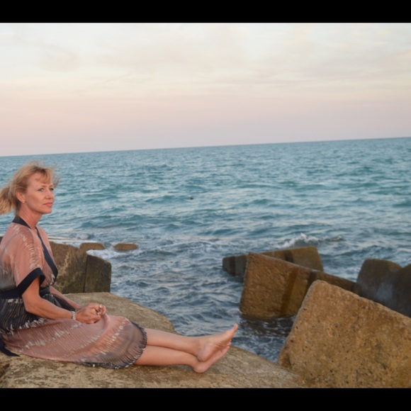 Meet your Posher, Cindy - Picture 6 of 7